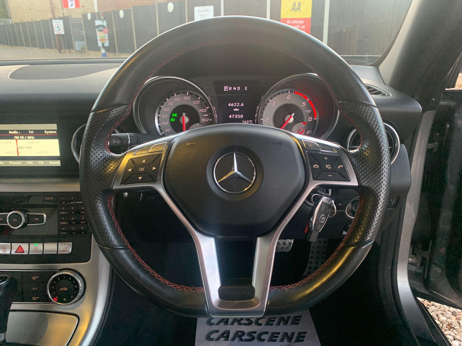 Used Mercedes-Benz SLK 2014 for sale - 76432409: Photo 29