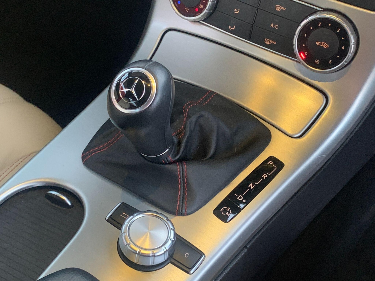 Used Mercedes-Benz SLK 2014 for sale - 76432409: Photo 40