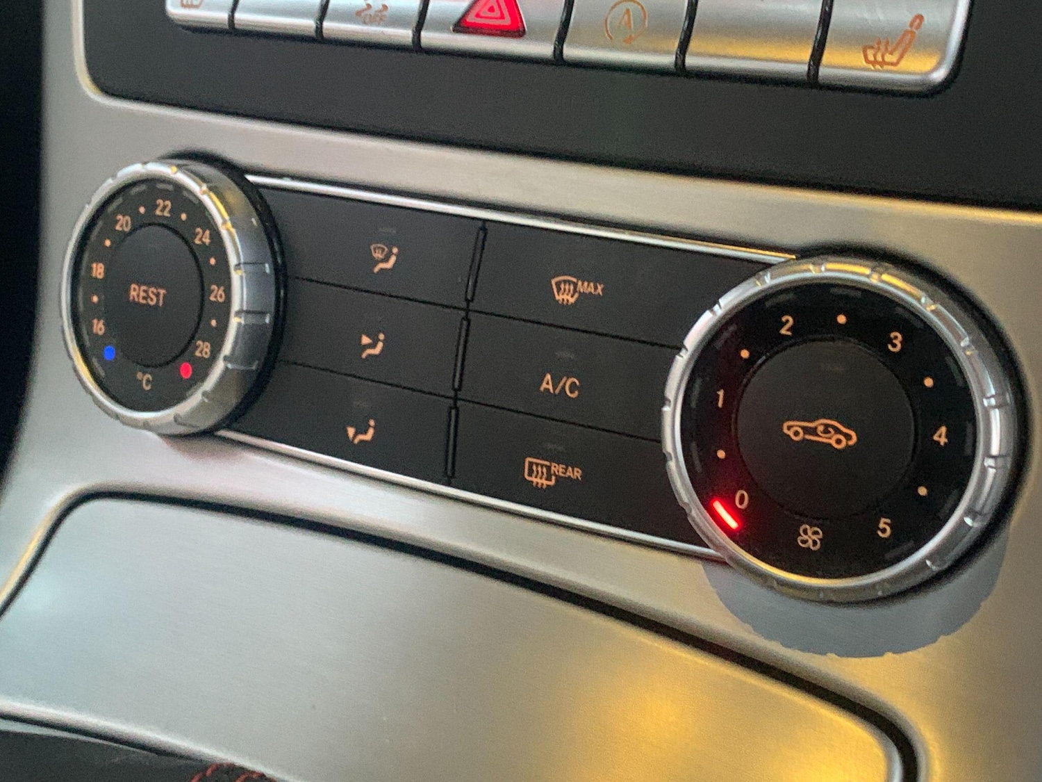 Used Mercedes-Benz SLK 2014 for sale - 76432409: Photo 48