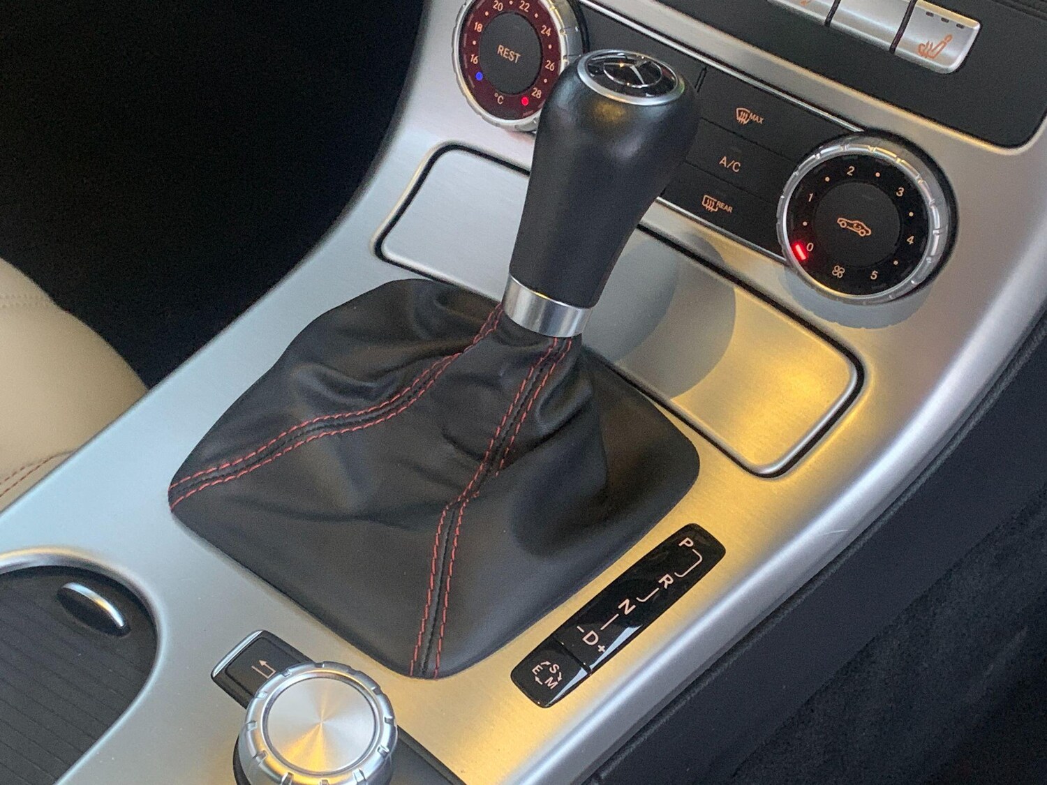 Used Mercedes-Benz SLK 2014 for sale - 76619617: Photo 39