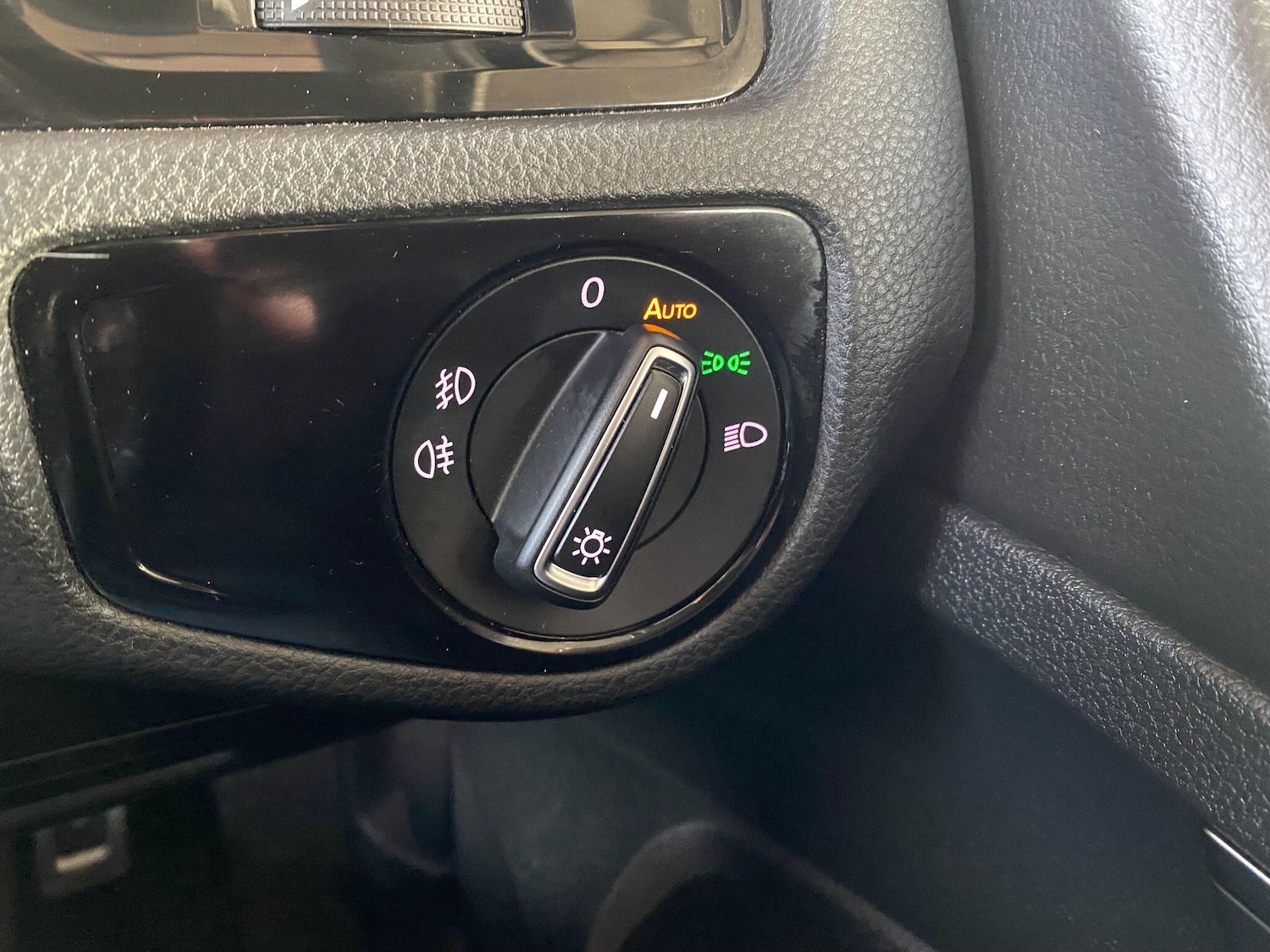 Used Volkswagen Golf 2018 for sale - 76606903: Photo 28