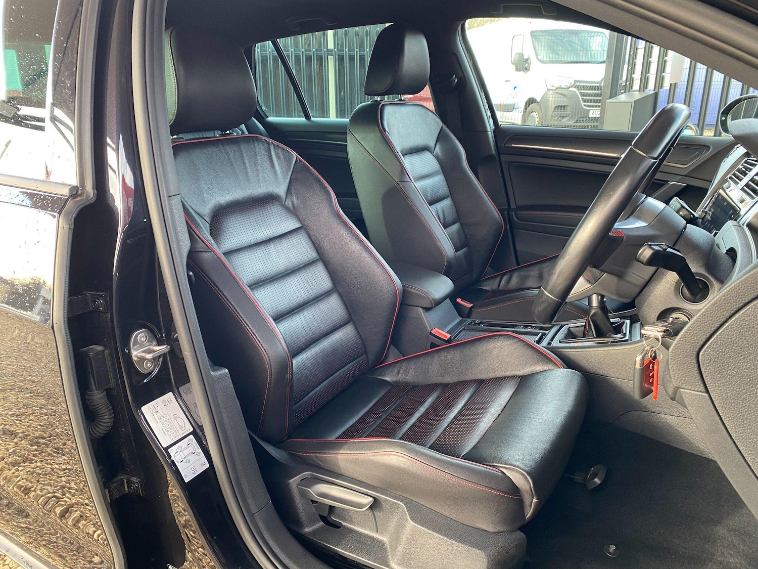 Used Volkswagen Golf 2018 for sale - 76606903: Photo 30