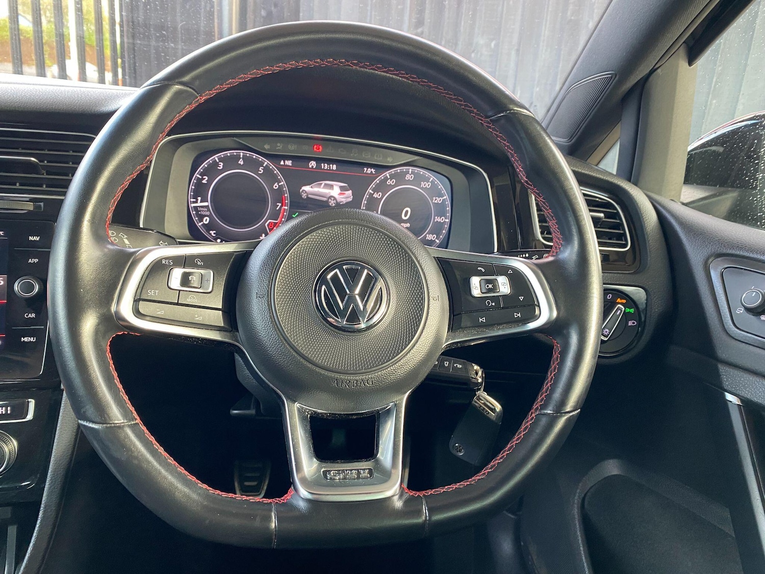 Used Volkswagen Golf 2018 for sale - 76606903: Photo 40