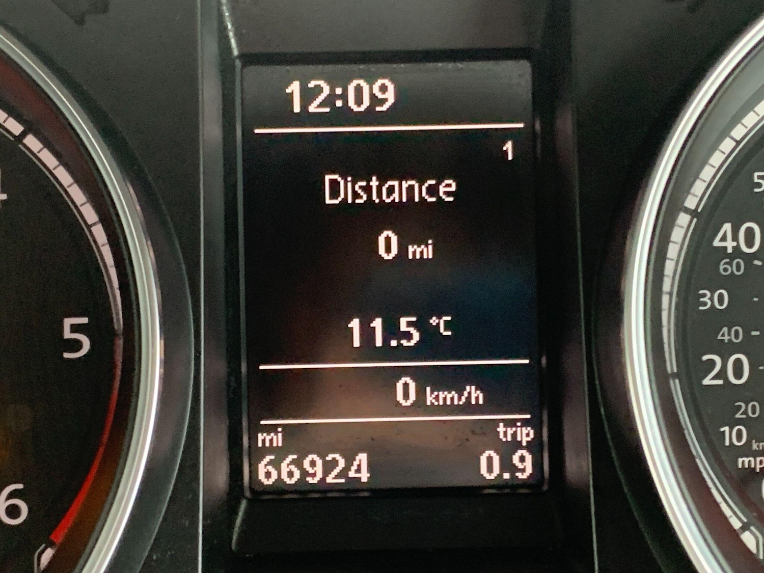 Used Volkswagen Scirocco 2015 for sale - 76409583: Photo 31