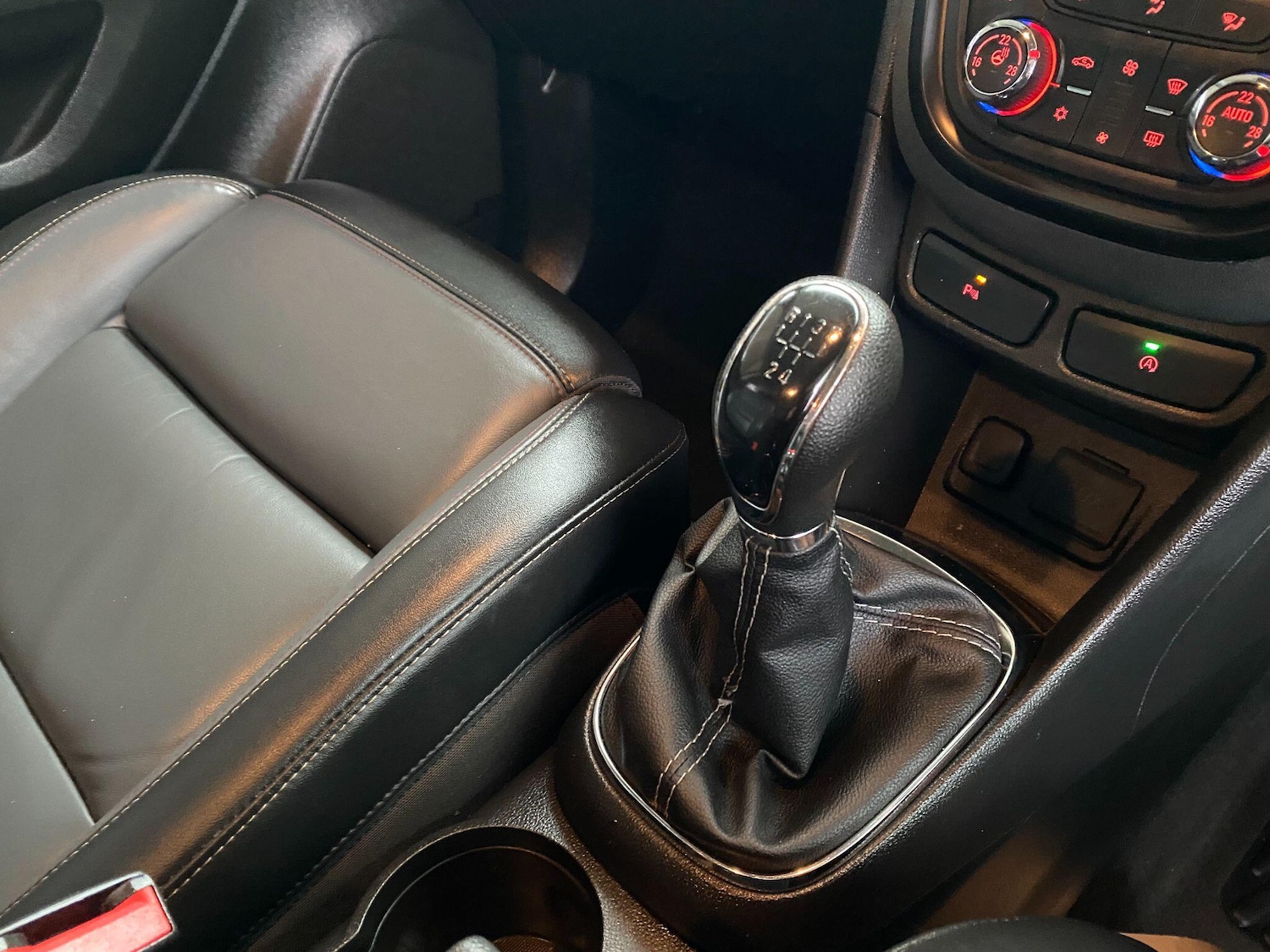 Used Vauxhall Mokka 2016 for sale - 77626037: Photo 32