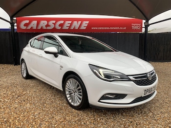 2018 (68) - 1.6T 16V 200 Elite Nav 5dr