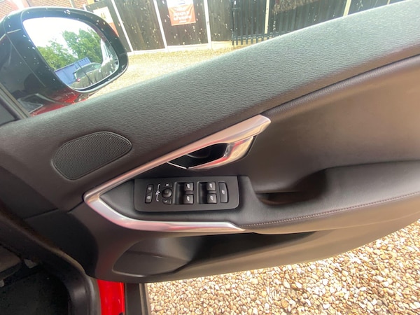 Used Volvo V40 Cross Country 2015 for sale - 75449220: Photo 21