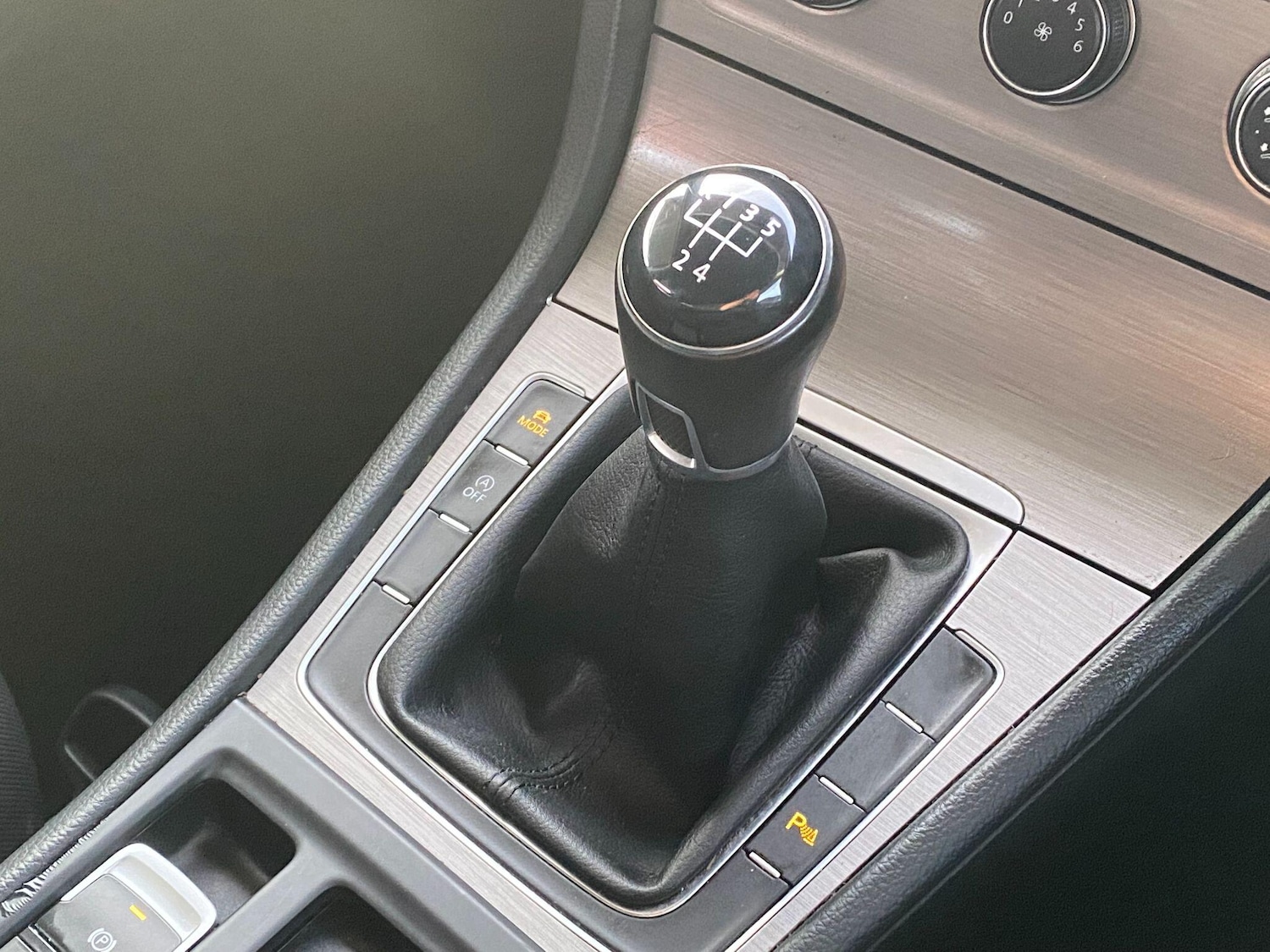 Used Volkswagen Golf 2016 for sale - 77029173: Photo 32