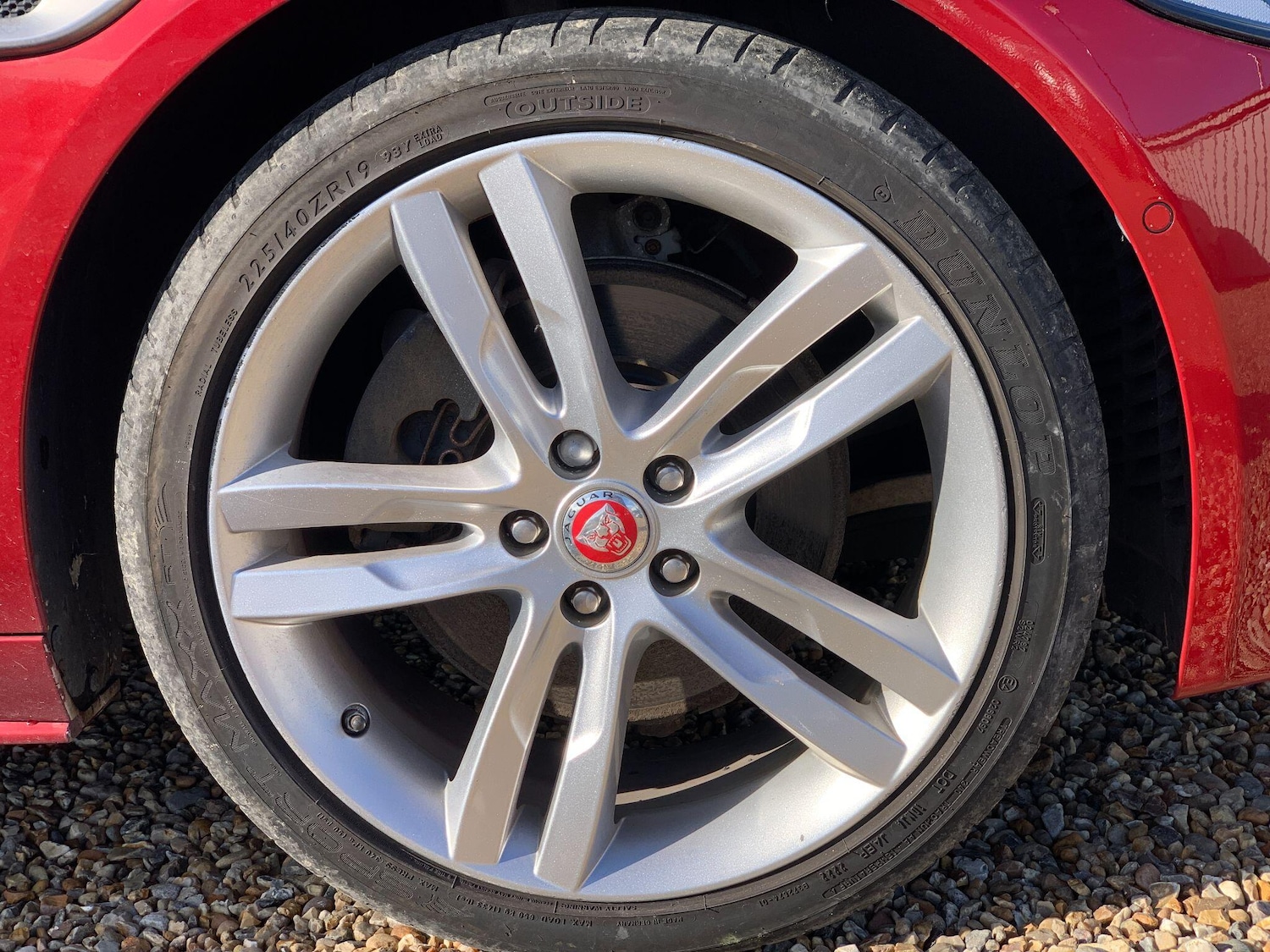 Used Jaguar XE 2017 for sale - 76440895: Photo 3