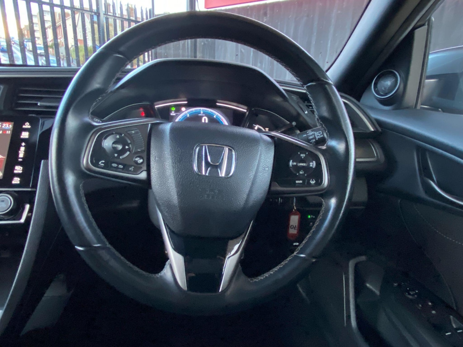 Used Honda Civic 2018 for sale - 77330382: Photo 12