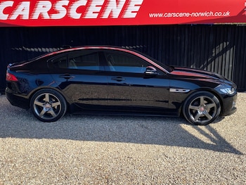 Used Jaguar XE 2017 for sale - 75552148: Photo