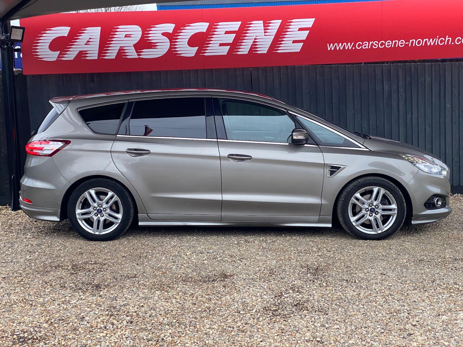 Used Ford S-Max 2016 for sale - 77049887: Photo 2