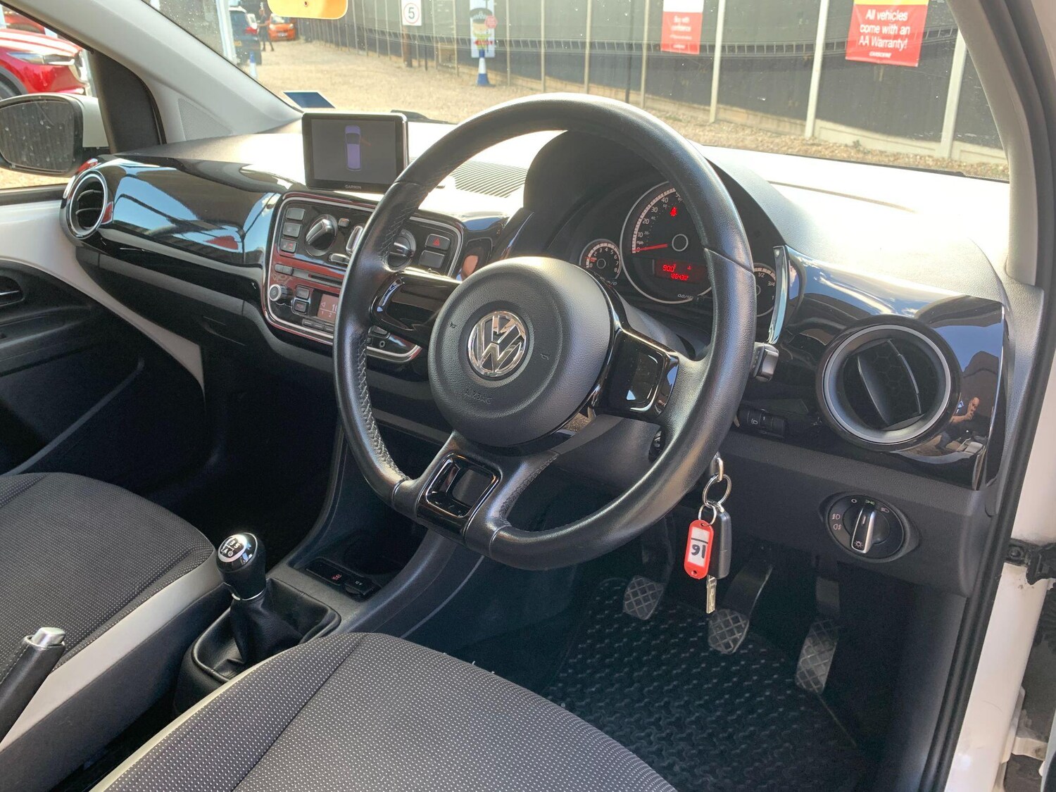 Used Volkswagen up! 2015 for sale - 76020994: Photo 28
