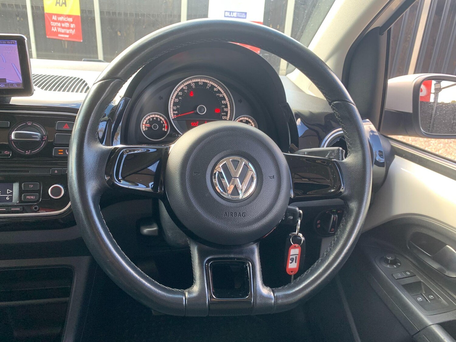 Used Volkswagen up! 2015 for sale - 76020994: Photo 31