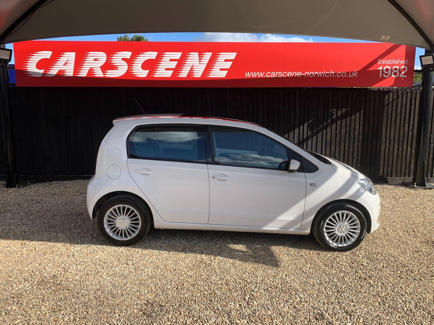 Used Volkswagen up! 2015 for sale - 76020994: Photo 5