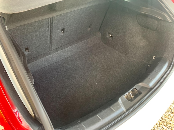 Used Volvo V40 2015 for sale - 76269768: Photo 29