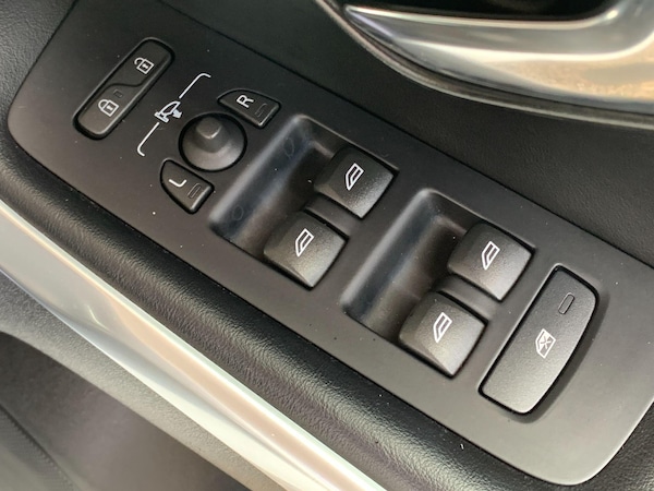 Used Volvo V40 2015 for sale - 76269768: Photo 30