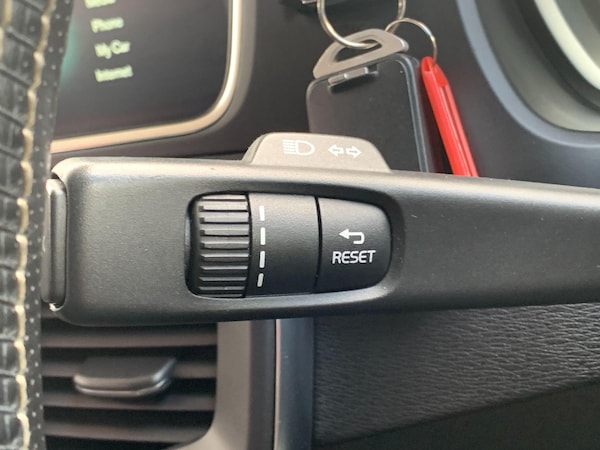 Used Volvo V40 2015 for sale - 76269768: Photo 46
