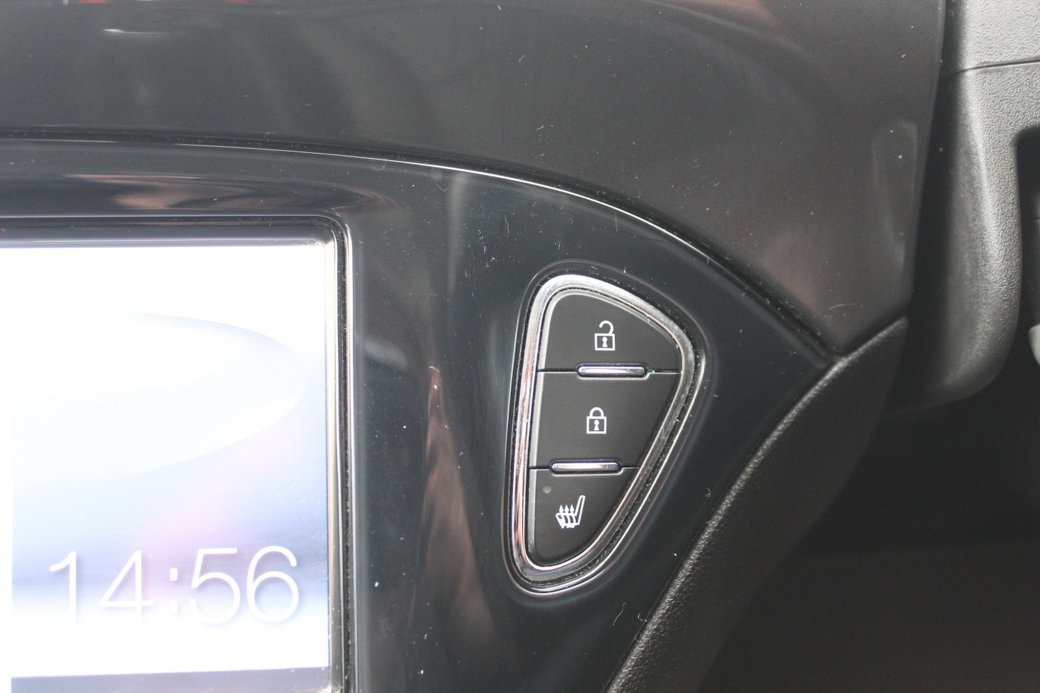 Used Vauxhall Corsa 2015 for sale - 77681739: Photo 19