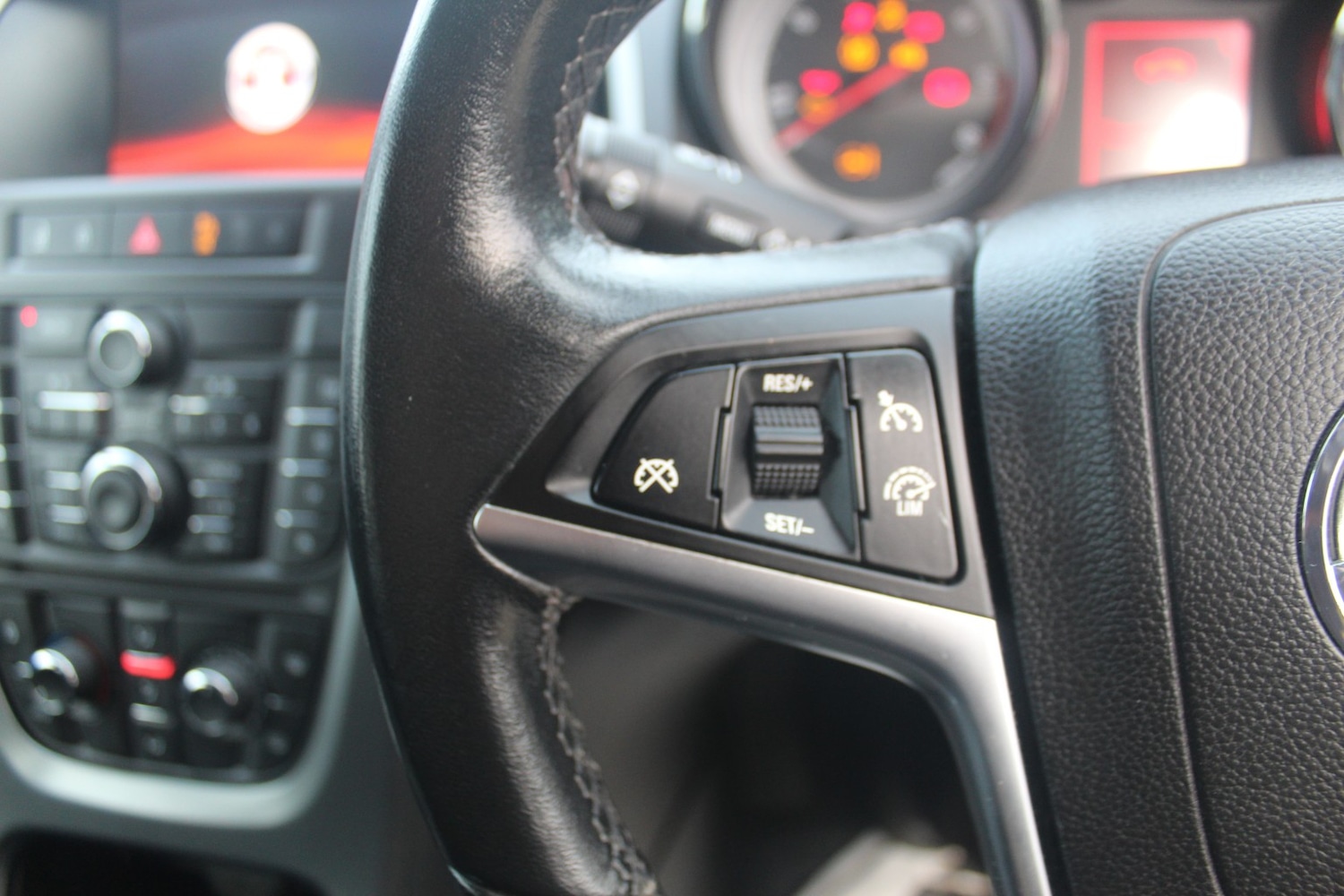 Used Vauxhall Astra 2015 for sale - 76799140: Photo 13