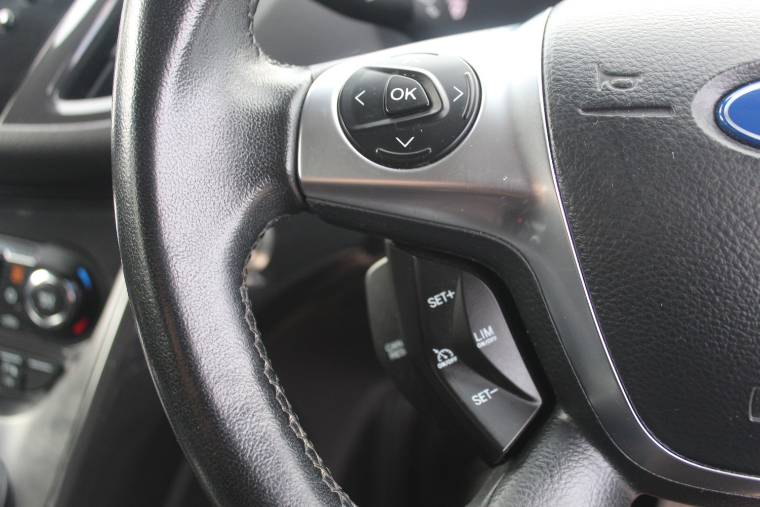 Used Ford Kuga 2015 for sale - 76605891: Photo 27