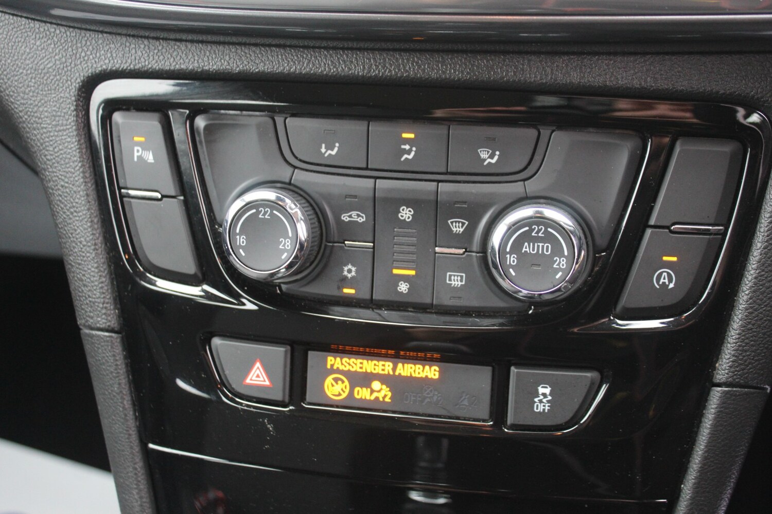 Used Vauxhall Mokka X 2018 for sale - 77789326: Photo 19