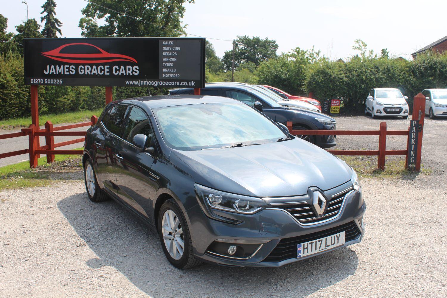 Used Renault Megane 2017 for sale - 76605797: Photo 1