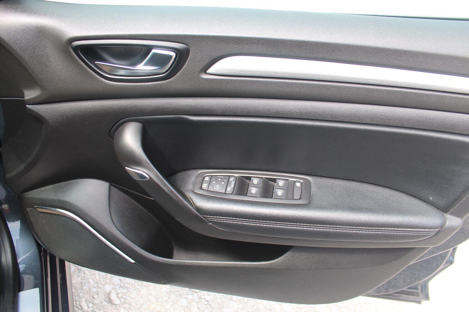 Used Renault Megane 2017 for sale - 76605797: Photo 17