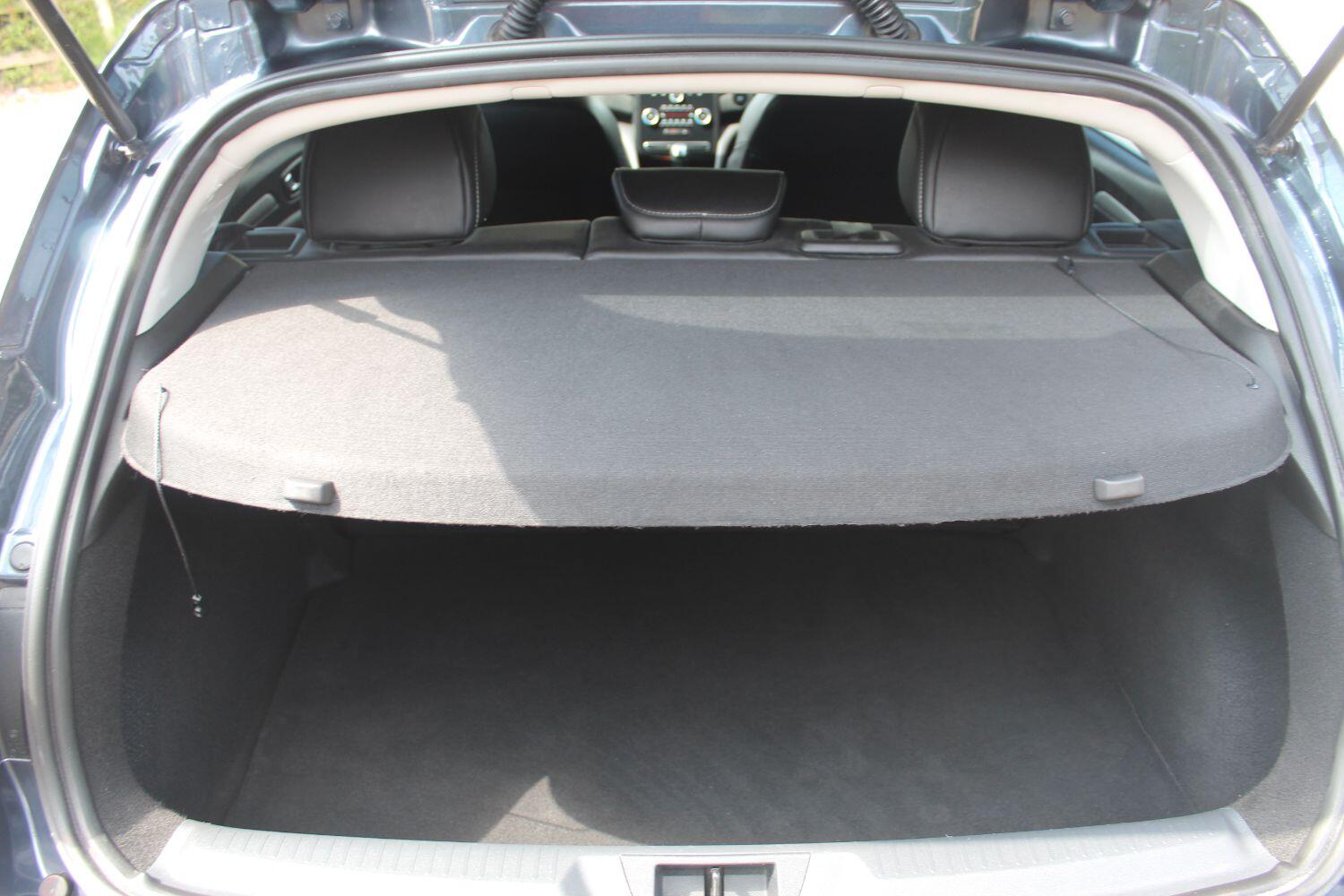 Used Renault Megane 2017 for sale - 76605797: Photo 32