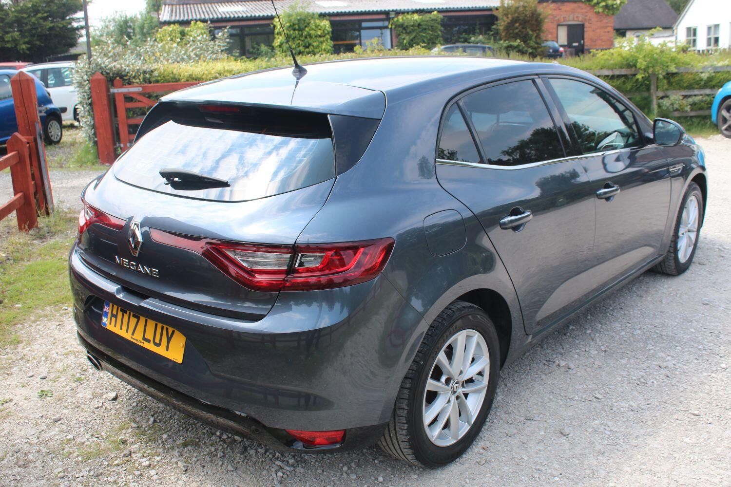 Used Renault Megane 2017 for sale - 76605797: Photo 7