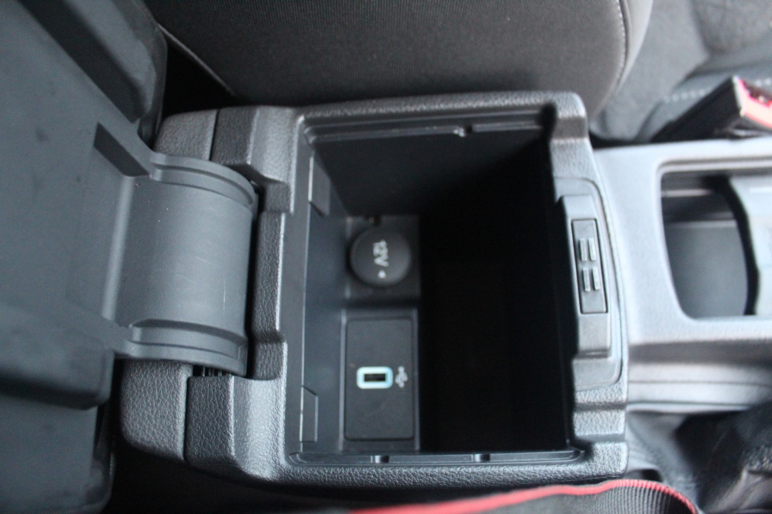 Used Ford Focus 2017 for sale - 76830376: Photo 19