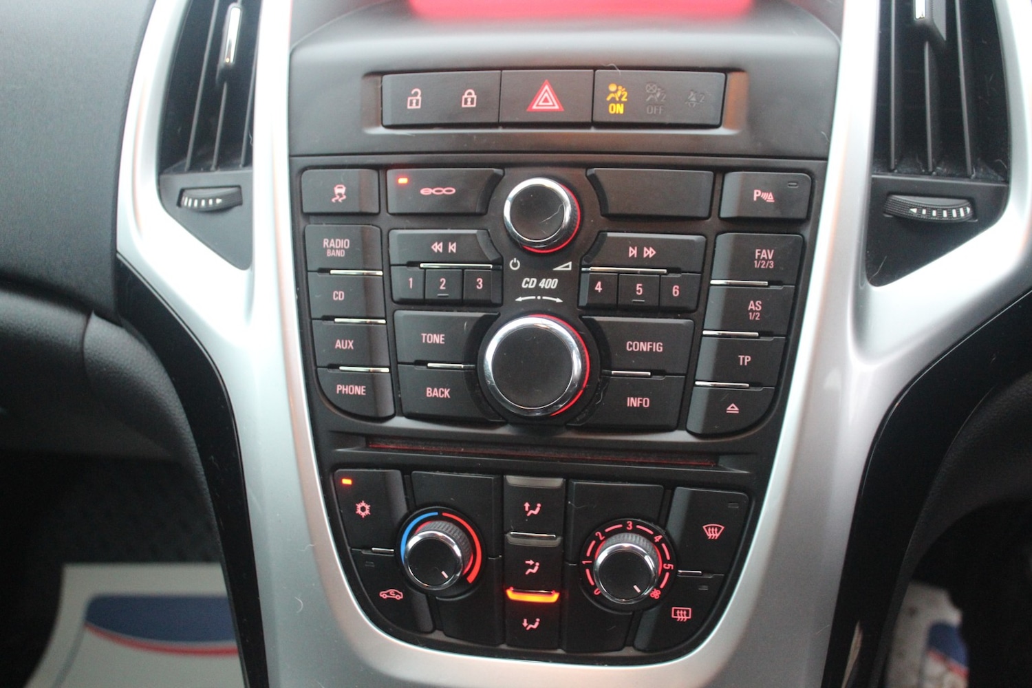 Used Vauxhall Astra 2011 for sale - 77033077: Photo 18