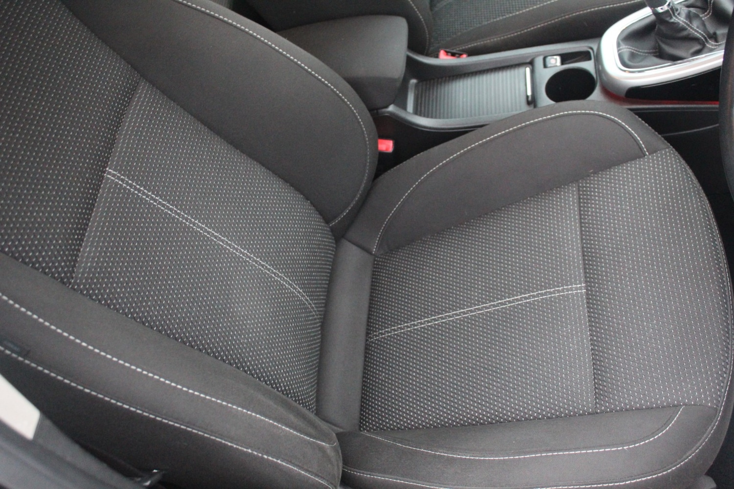 Used Vauxhall Astra 2011 for sale - 77033077: Photo 24