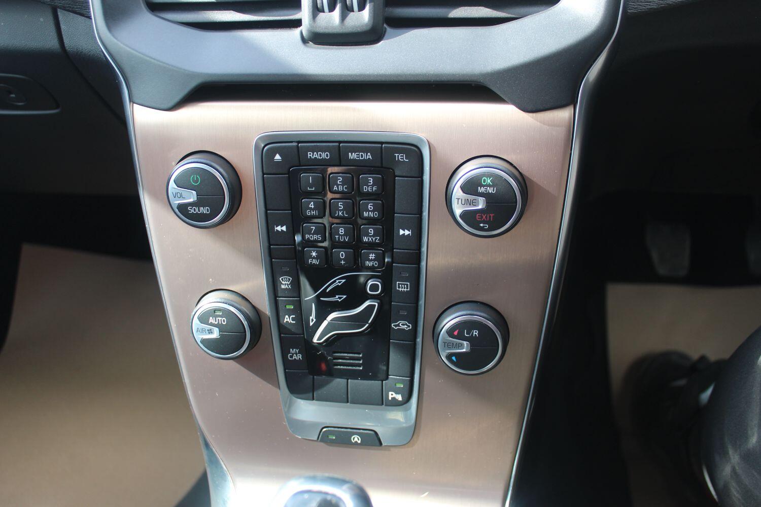 Used Volvo V40 2016 for sale - 77264386: Photo 11