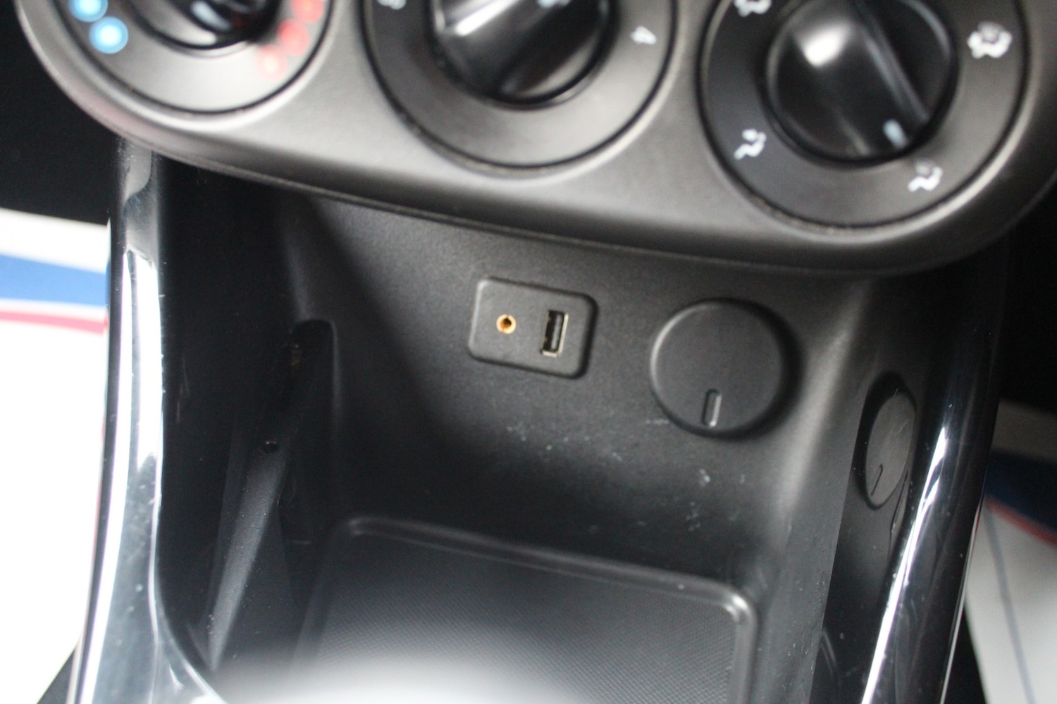 Used Vauxhall Corsa 2015 for sale - 77129469: Photo 24