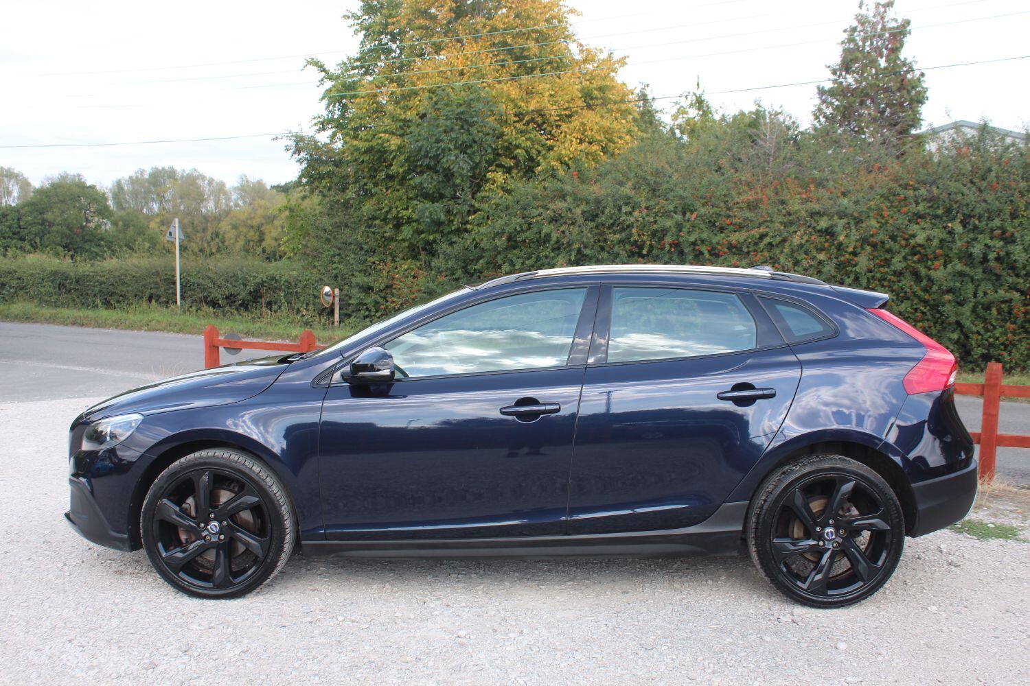 Used Volvo V40 Cross Country 2016 for sale - 76605837: Photo 4