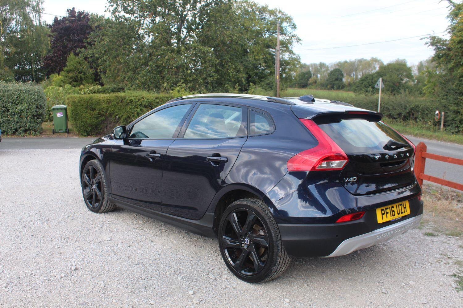 Used Volvo V40 Cross Country 2016 for sale - 76605837: Photo 5