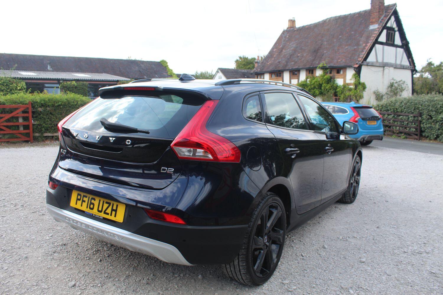 Used Volvo V40 Cross Country 2016 for sale - 76605837: Photo 7