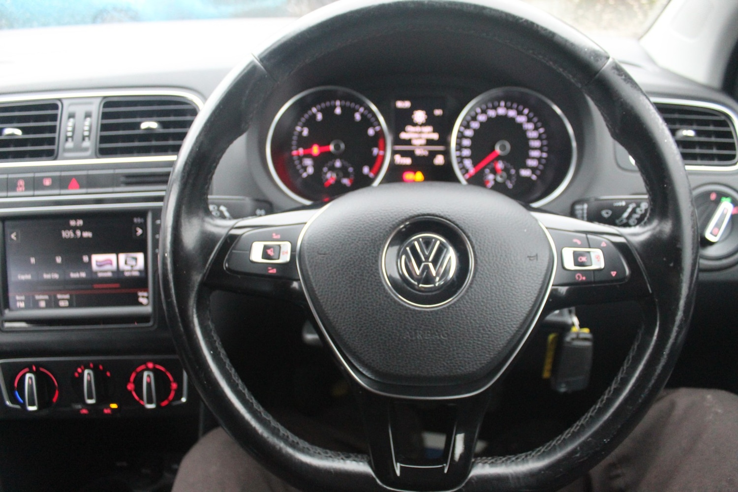 Used Volkswagen Polo 2015 for sale - 76605839: Photo 19