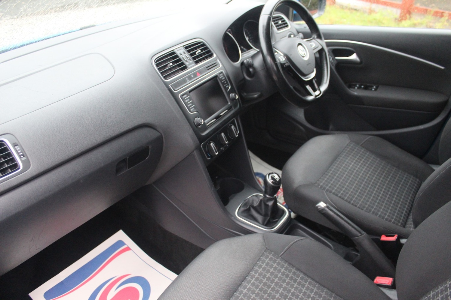 Used Volkswagen Polo 2015 for sale - 76605839: Photo 29