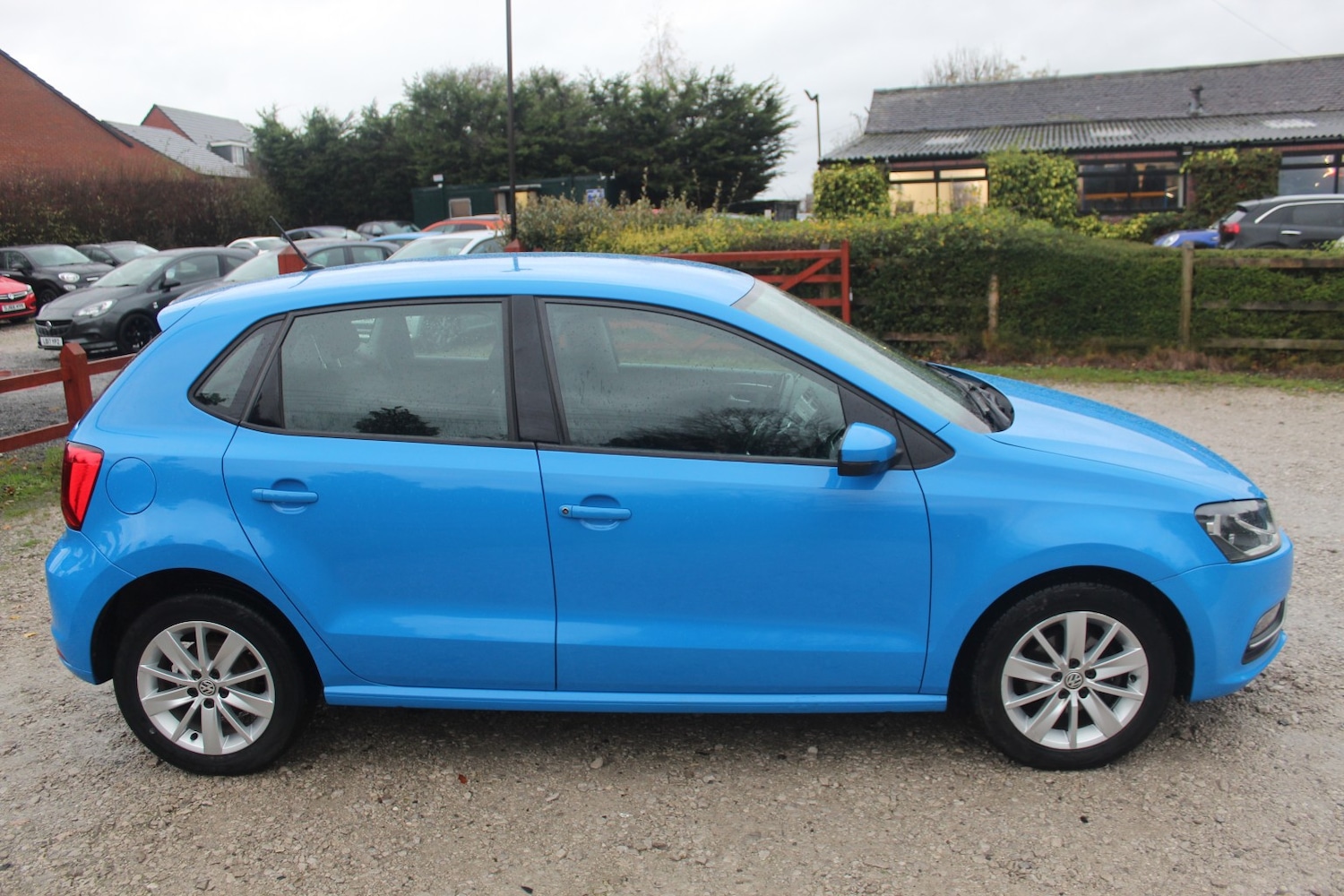 Used Volkswagen Polo 2015 for sale - 76605839: Photo 9