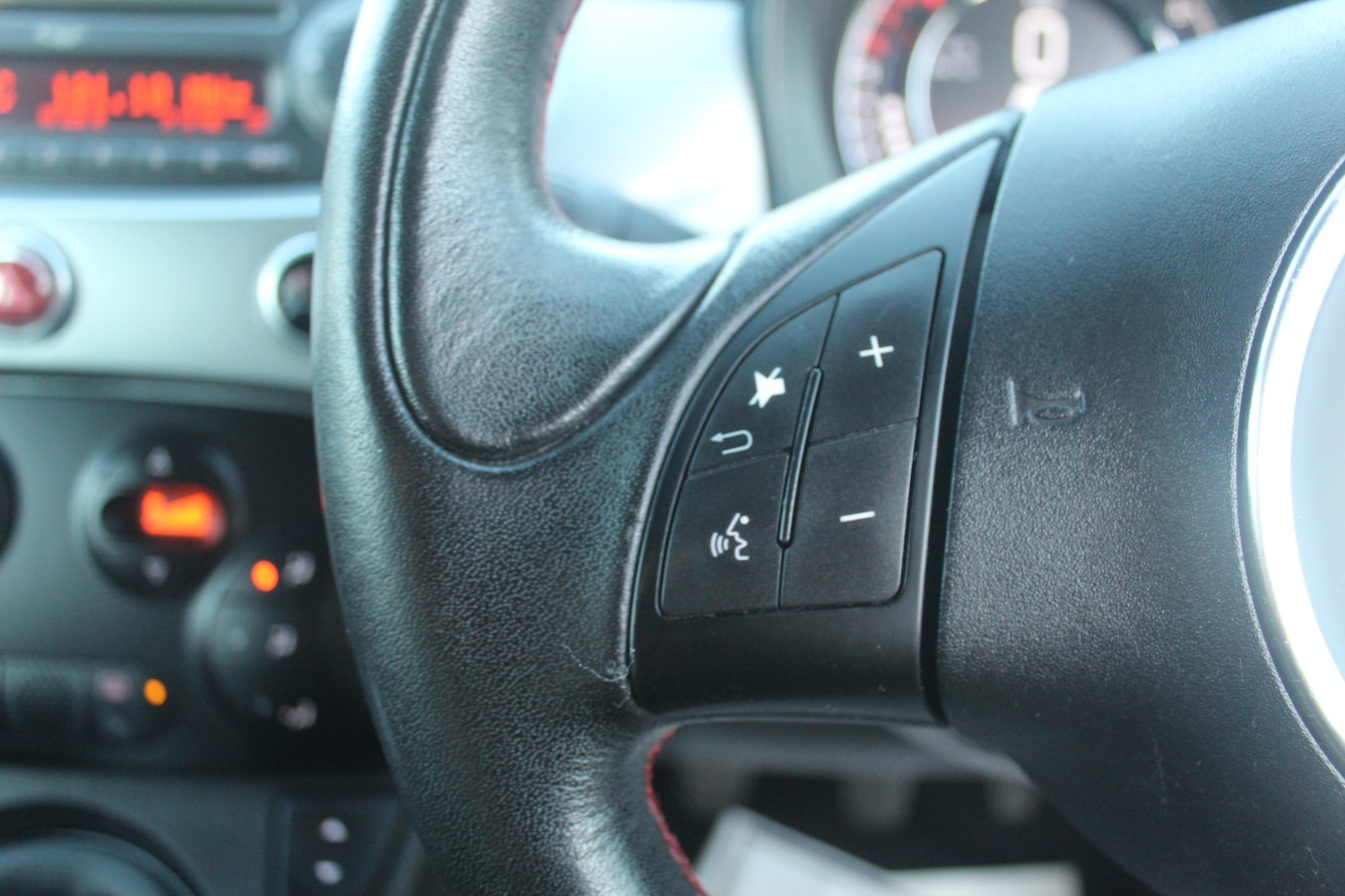 Used Fiat 500 2015 for sale - 76891790: Photo 11