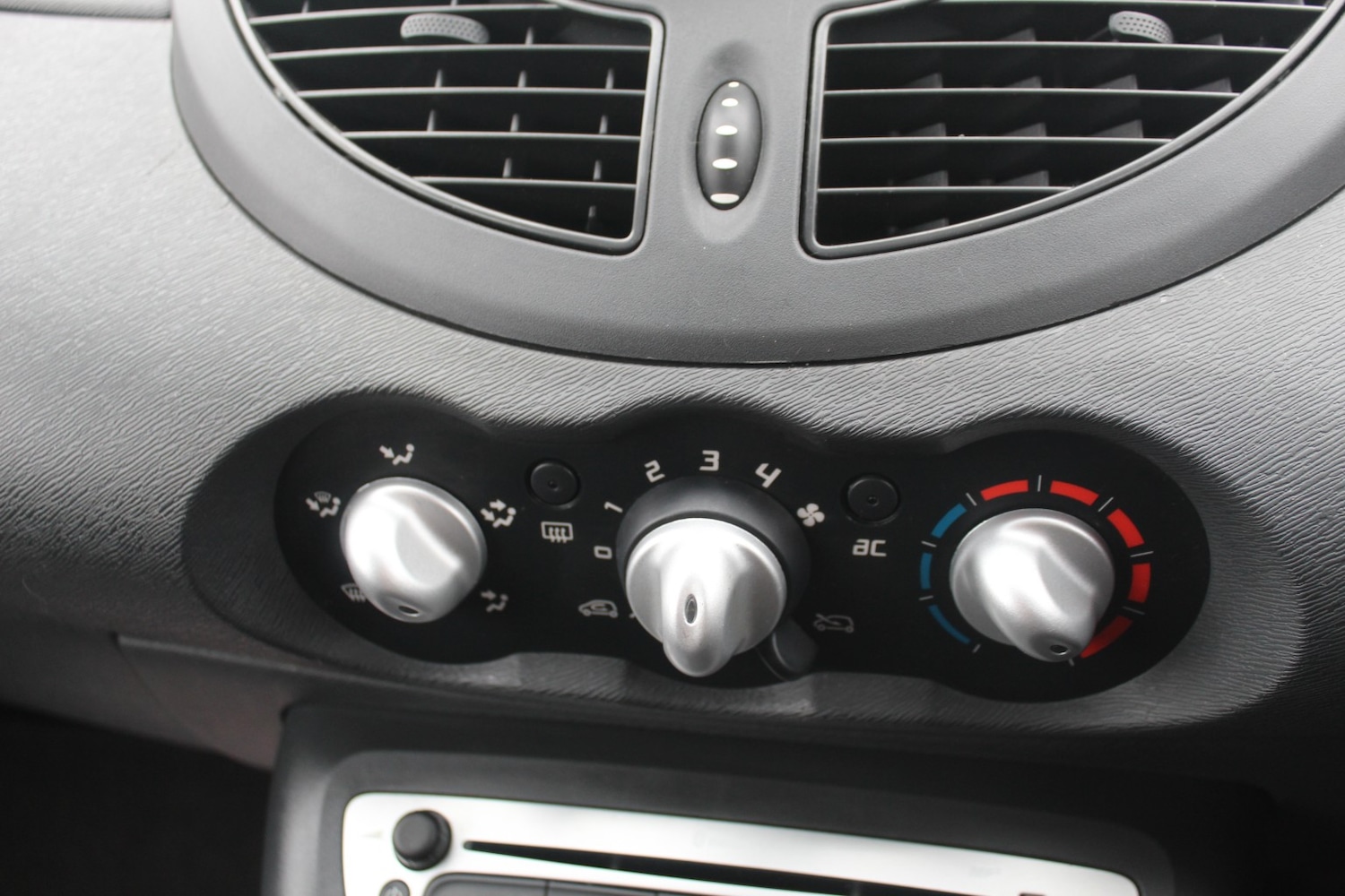 Used Renault Twingo 2014 for sale - 77595273: Photo 14