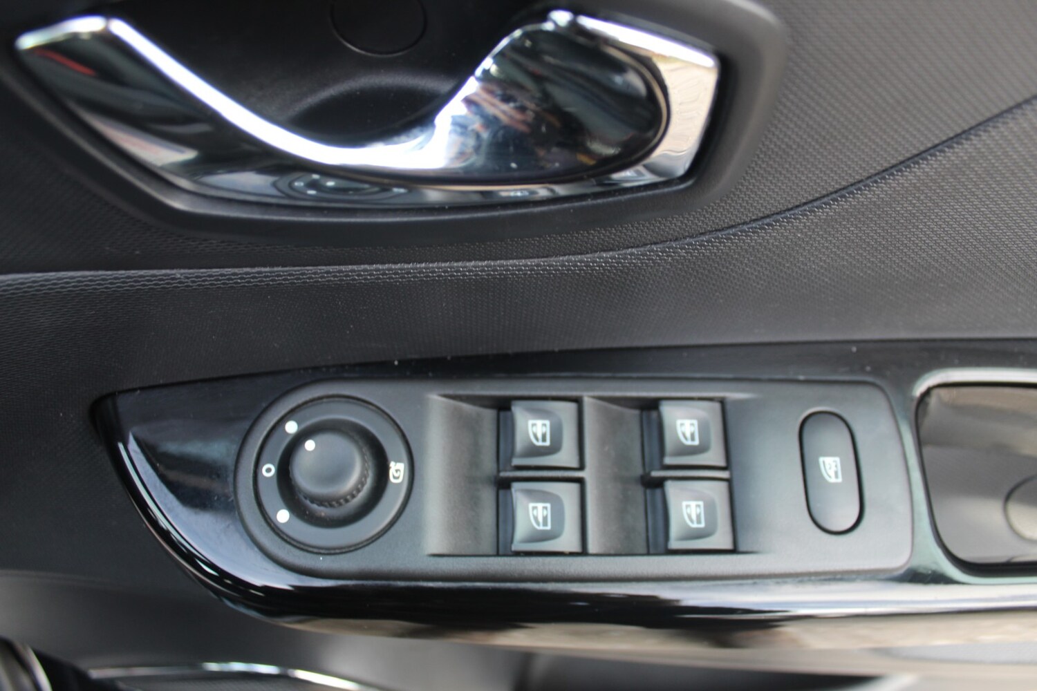 Used Renault Captur 2015 for sale - 78025727: Photo 12