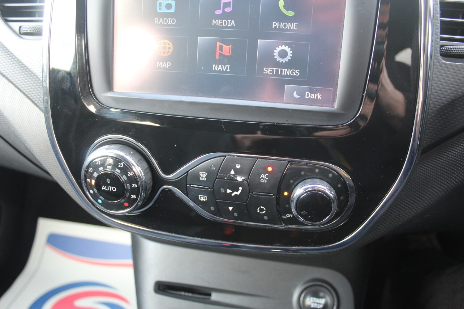 Used Renault Captur 2015 for sale - 78025727: Photo 32