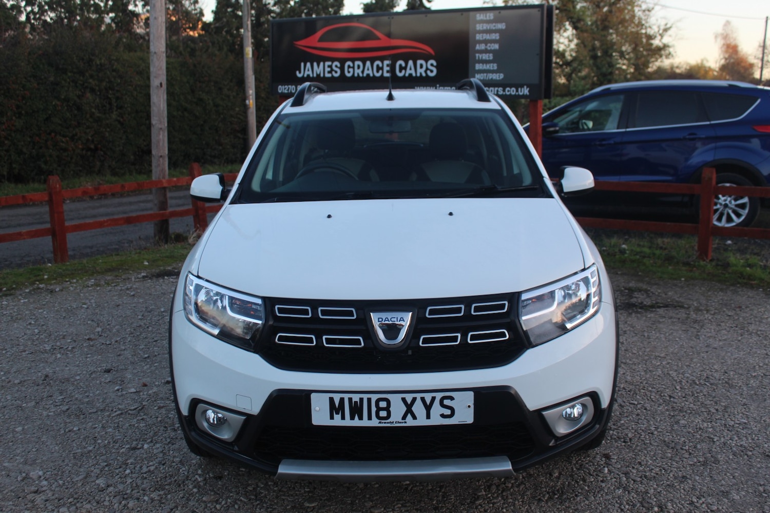 Used Dacia Sandero Stepway 2018 for sale - 77336309: Photo 2