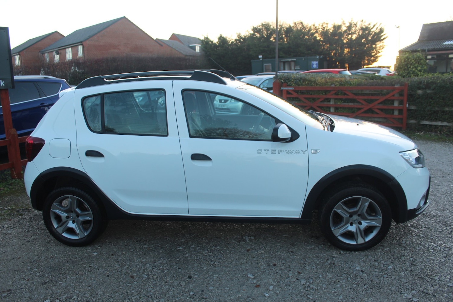 Used Dacia Sandero Stepway 2018 for sale - 77336309: Photo 9