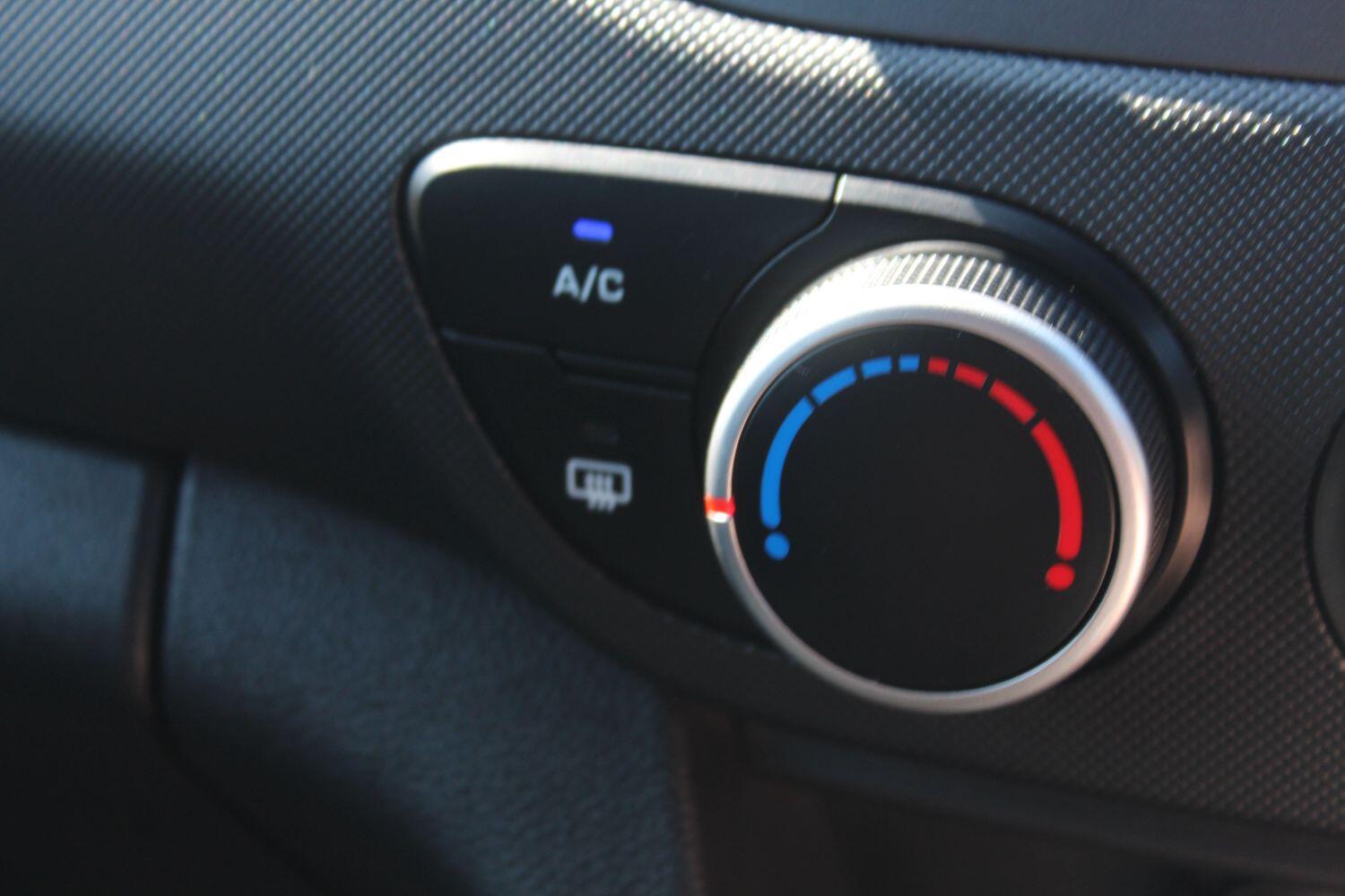 Used Hyundai i10 2018 for sale - 76583319: Photo 13