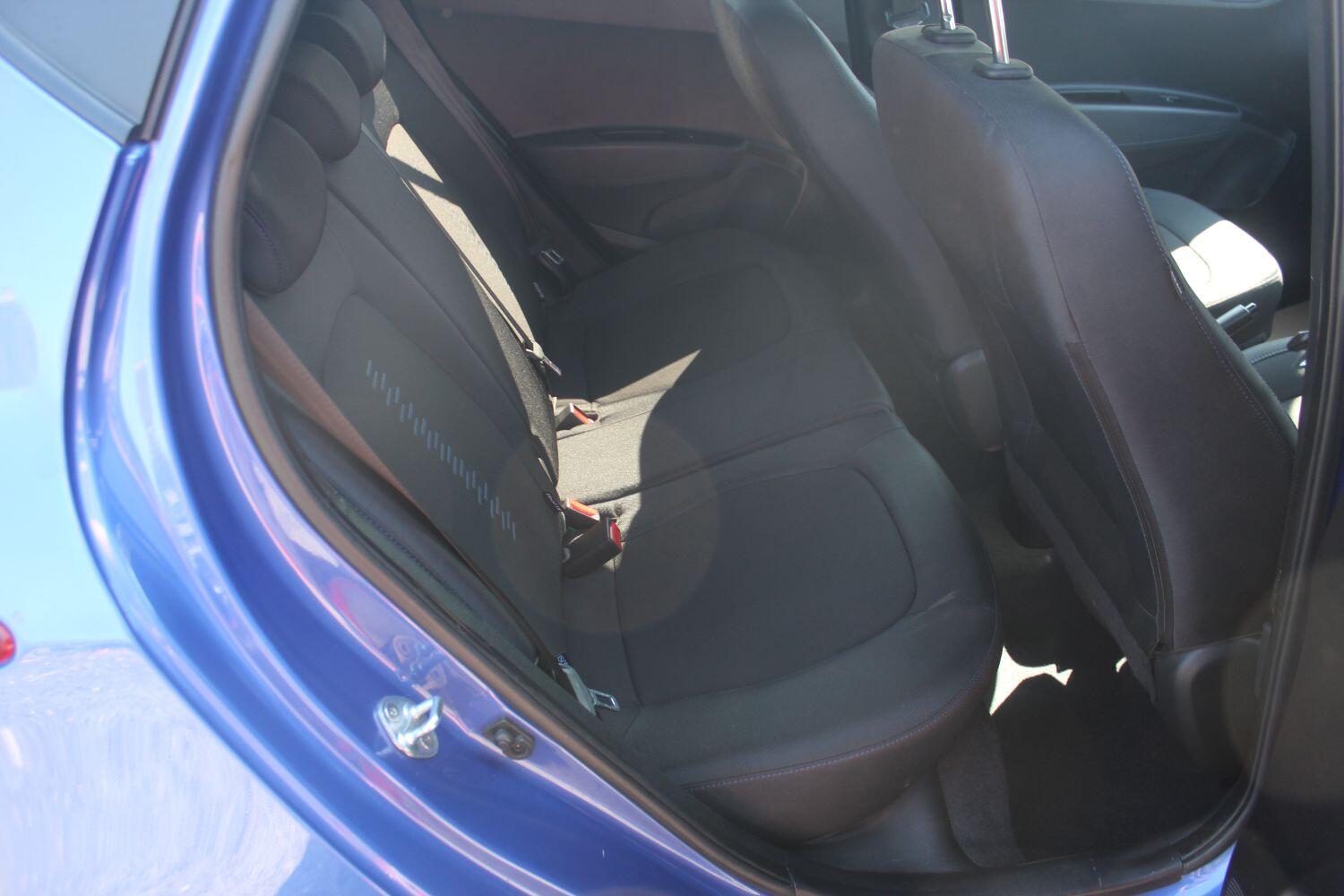 Used Hyundai i10 2018 for sale - 76583319: Photo 20