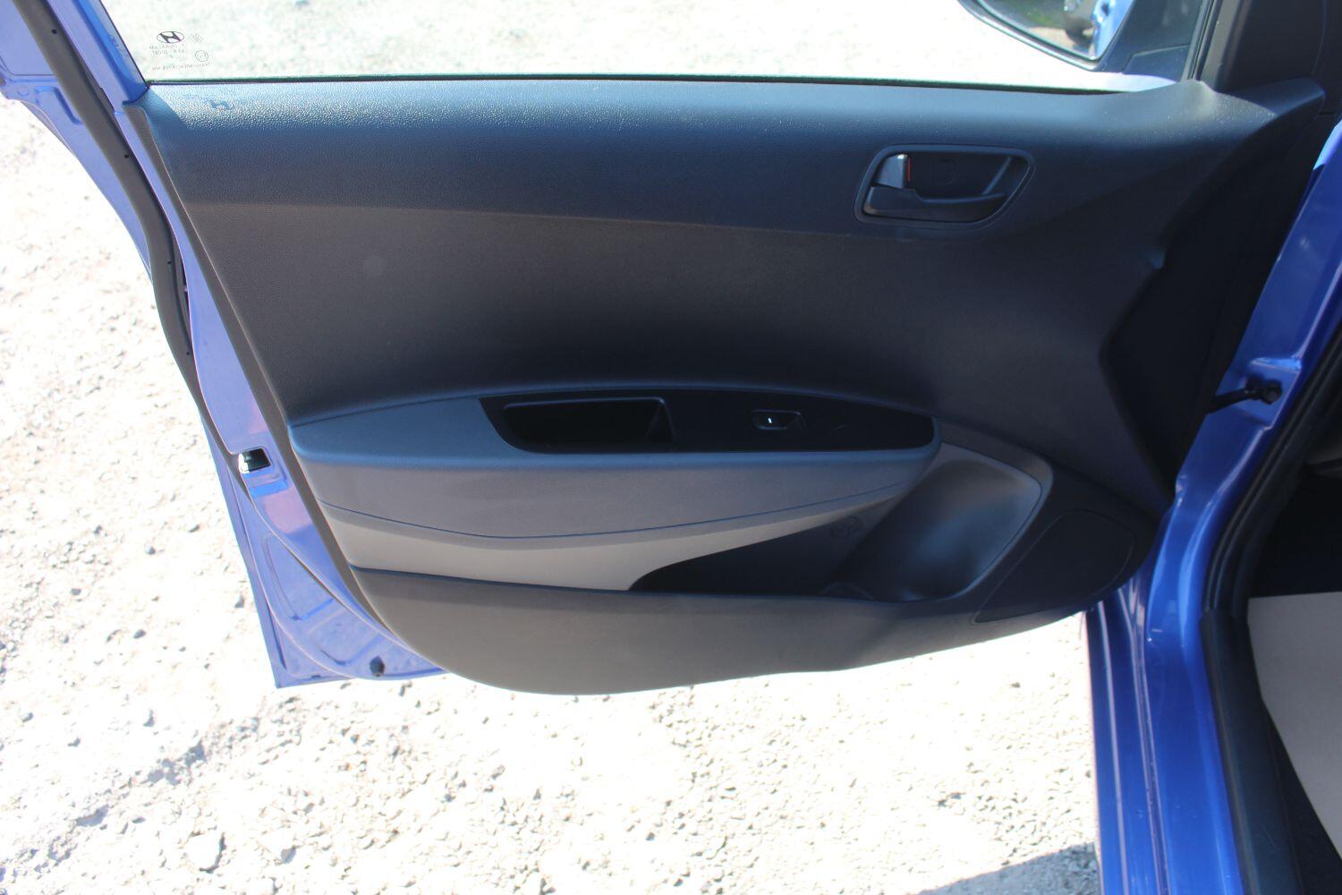 Used Hyundai i10 2018 for sale - 76583319: Photo 28